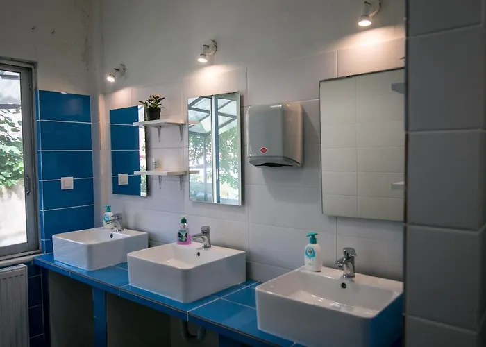 The Holy Rock - At Meteora * 卡兰巴卡